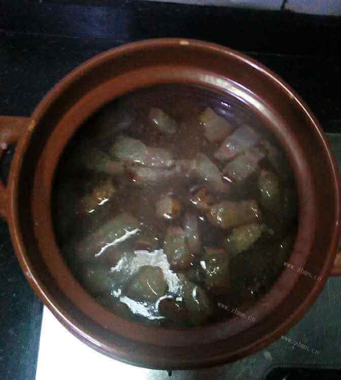 美味的腊肉绿豆汤做法图解3)