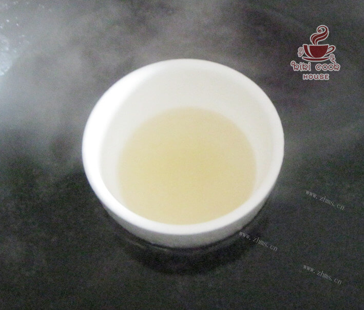 蓝莓水果慕丝杯做法图解5)