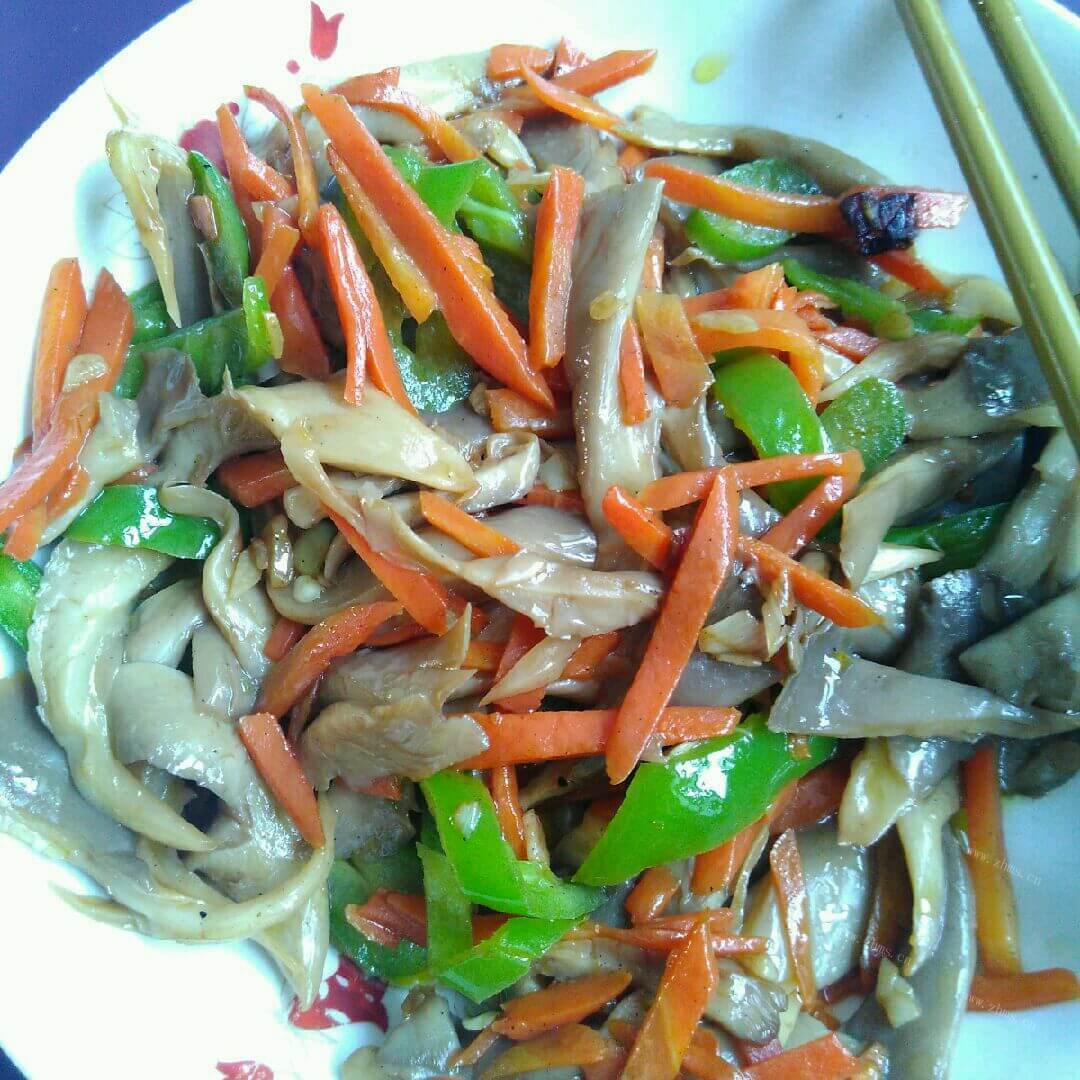 美味的青椒平菇