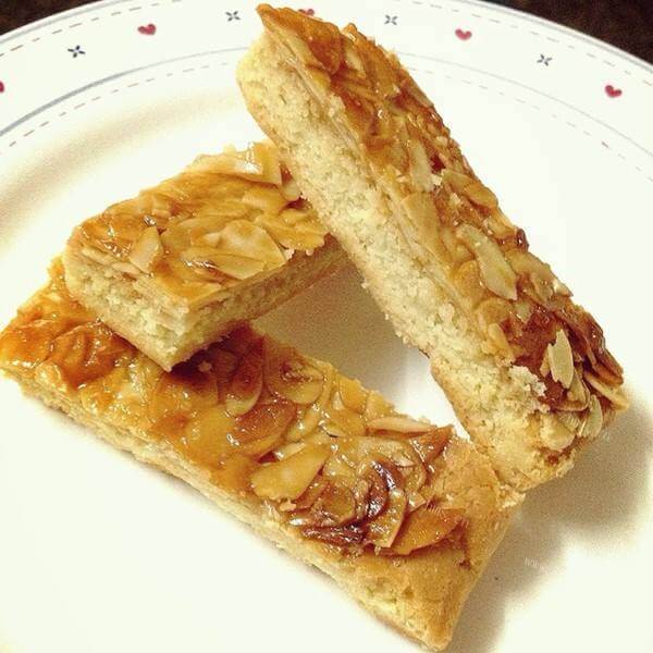 美味的焦糖杏仁派