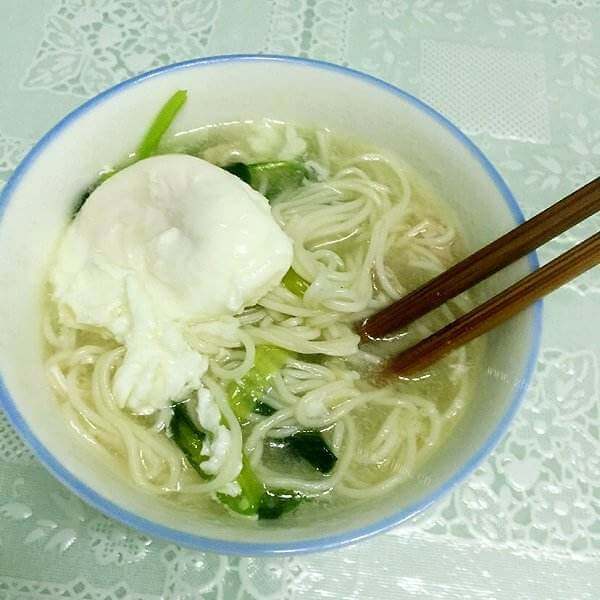 青菜鸡蛋方便面条
