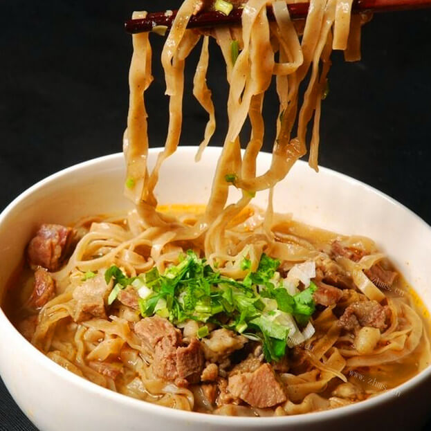 美味的骨汤杂面 