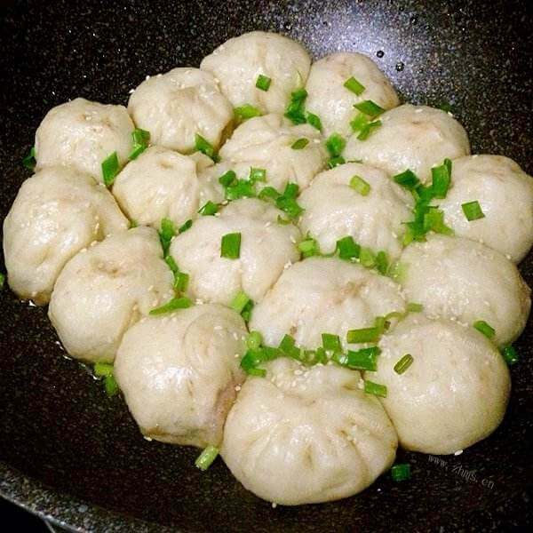 美味的煎肉丸子
