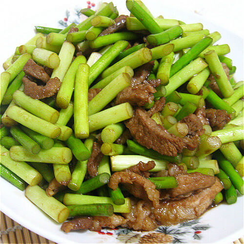 可口的蒜薹炒肉碎
