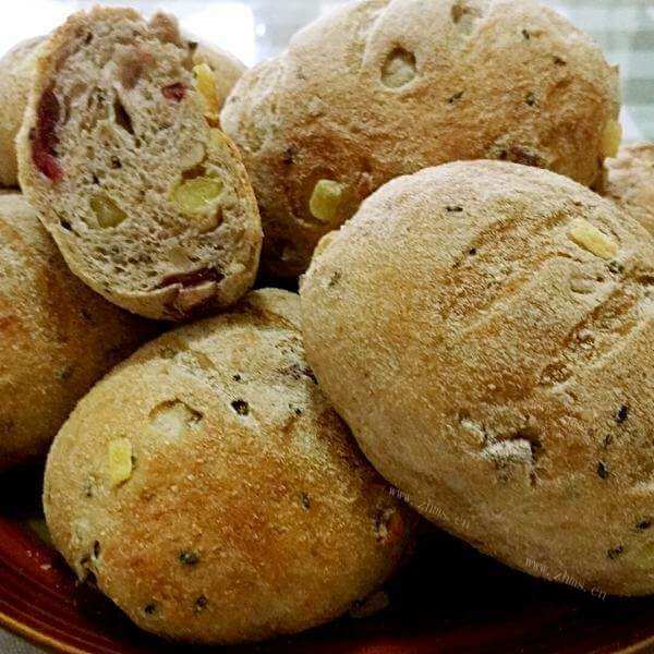 美味全麦果干面包