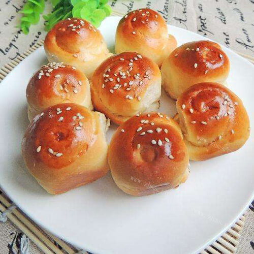 美味的奶香蜂蜜小面包