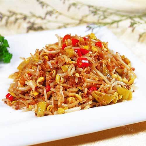 美味剁肉炒大豆芽