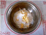 清甜的苹果奶油奶酪派做法图解1)