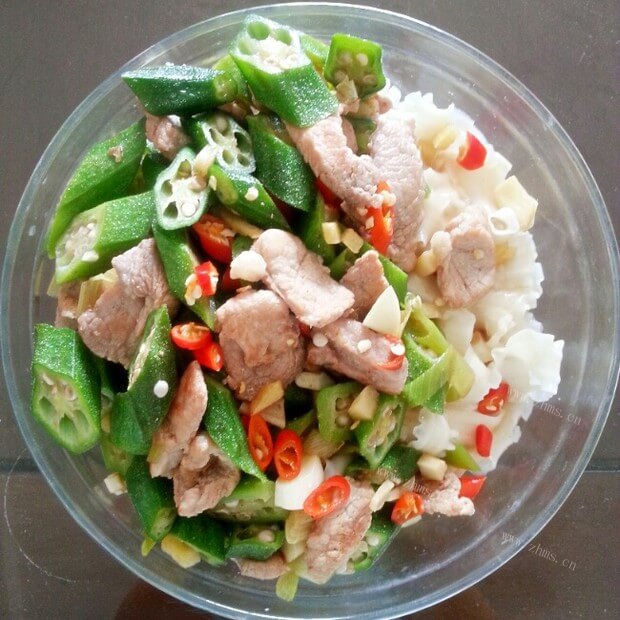 快手菜鸭脯肉炒秋葵