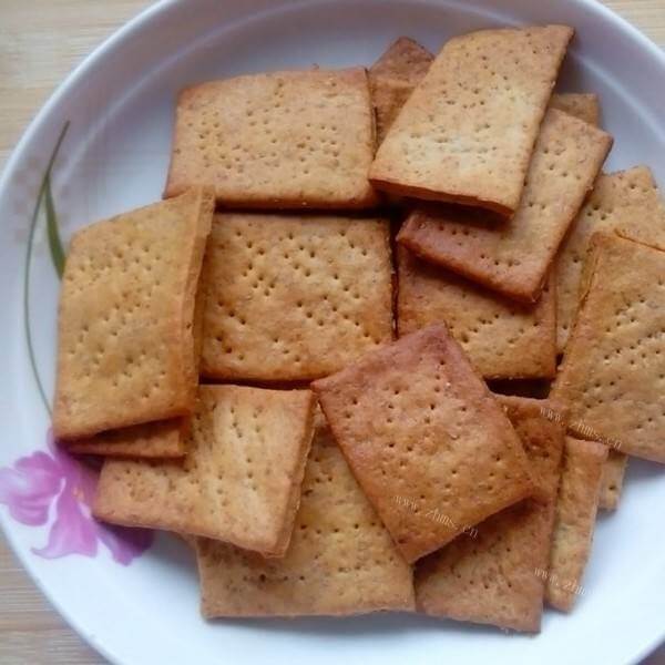 诱人的全麦甜苏打饼干