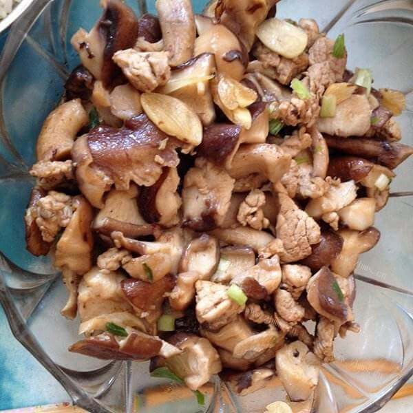 美味的香菇肉馅