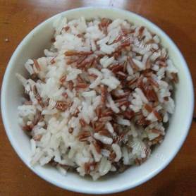 营养可口的南瓜豌豆红米饭