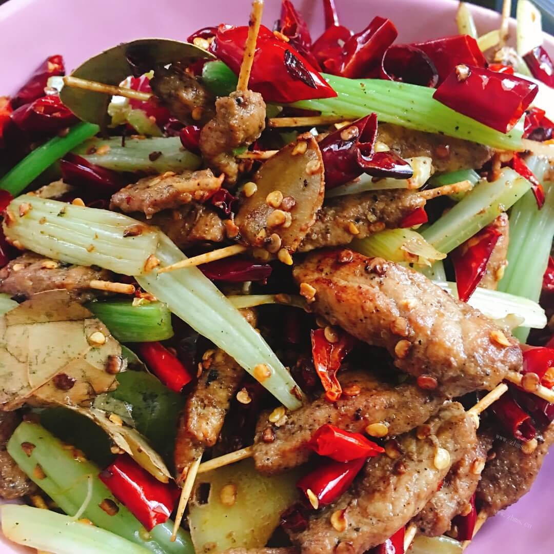 美味的川味牙签肉