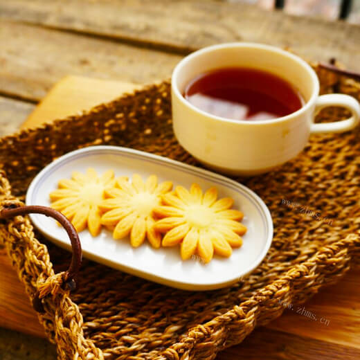 美味豆沙菊花饼