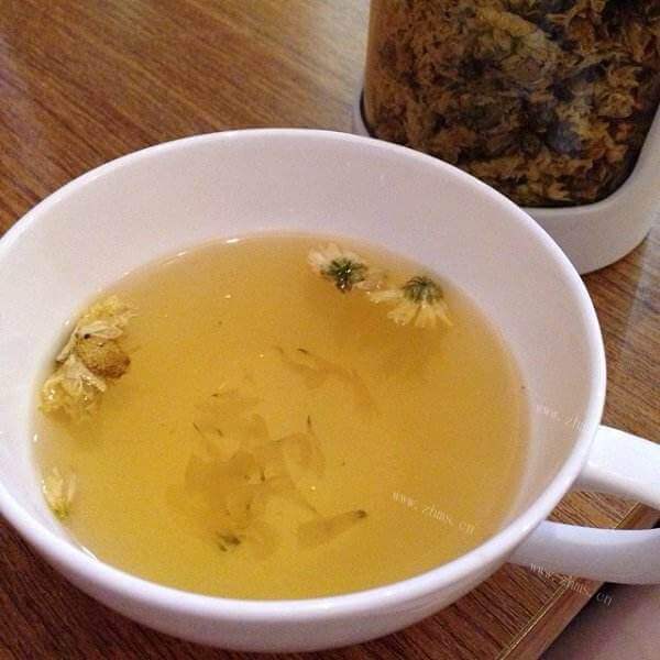可口的菊花冰糖雪梨饮