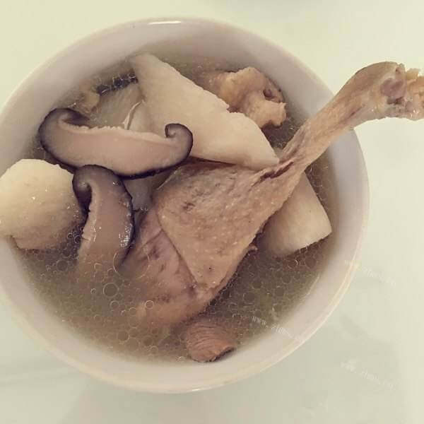 好喝的香菇鸭腿汤