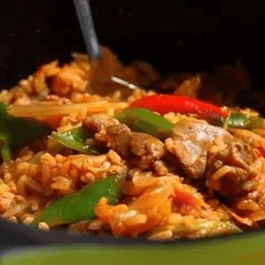 韩式泡菜豆芽牛肉焖饭