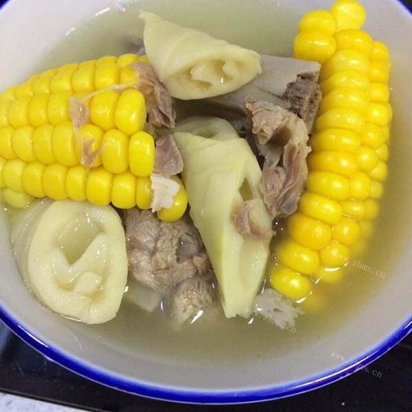 春笋玉米胡萝卜瘦肉汤