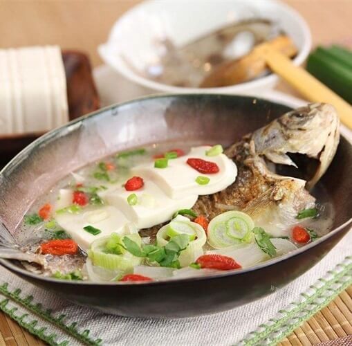 美味开胃的白胡椒豆腐鲫鱼汤