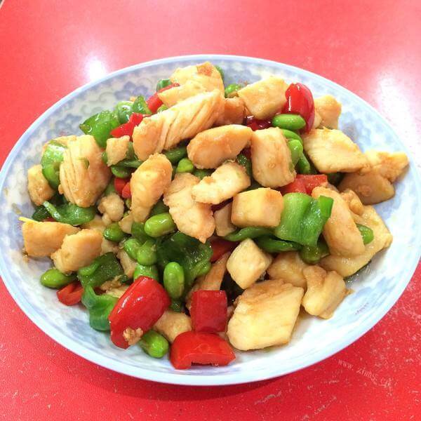 美味的黑木耳口蘑炒鸡丁
