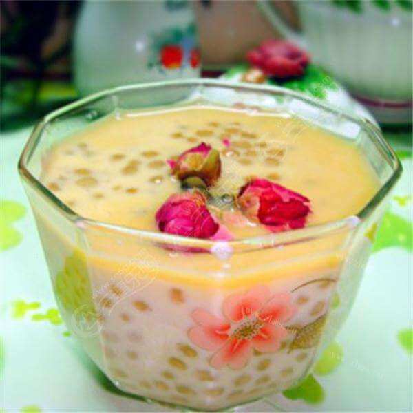 美味玖瑰花奶茶