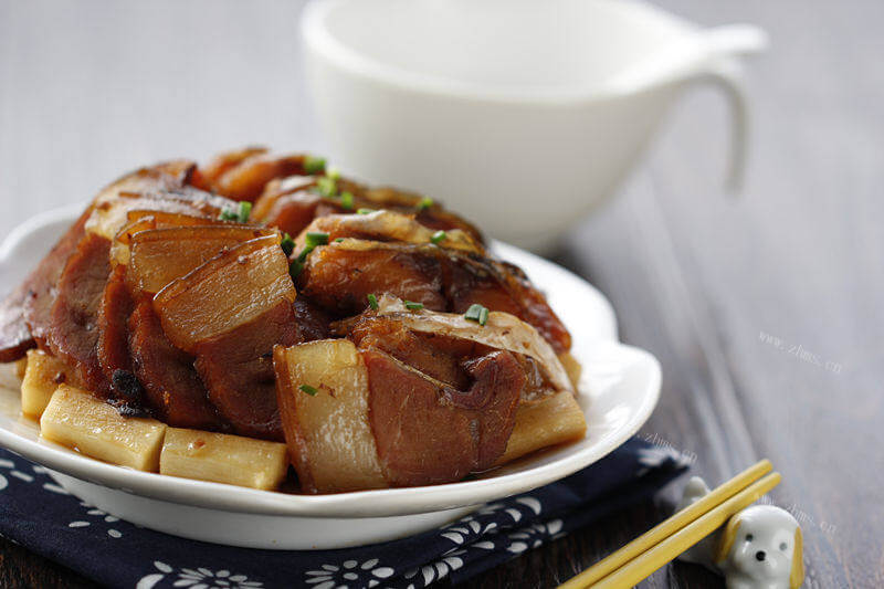 美味铁棍蒸腊肉做法图解13)