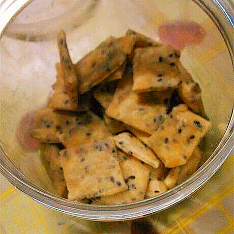 独特的咸味花生酱饼干