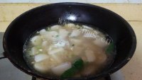 美味的农家青菜滑芋子汤做法图解5)