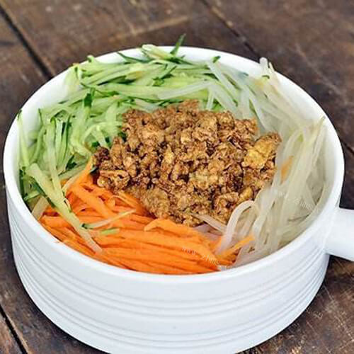 美味鸡蛋酱拌面