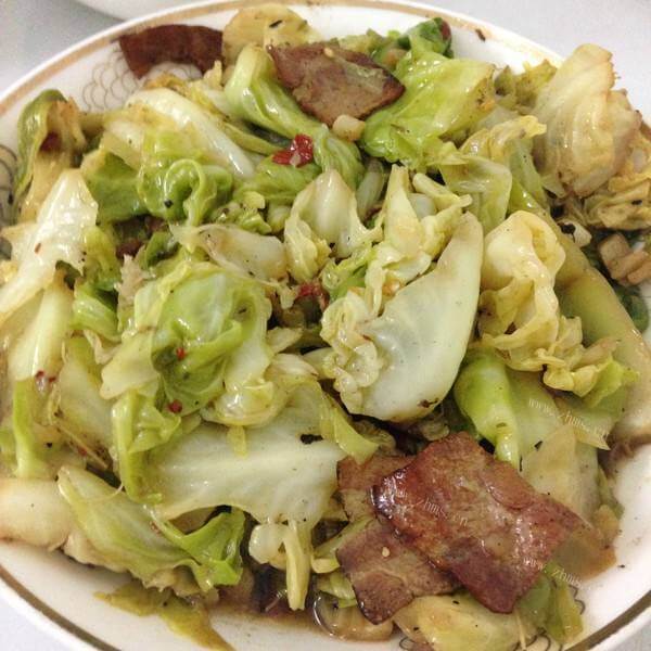 我的青椒包菜熏肉片