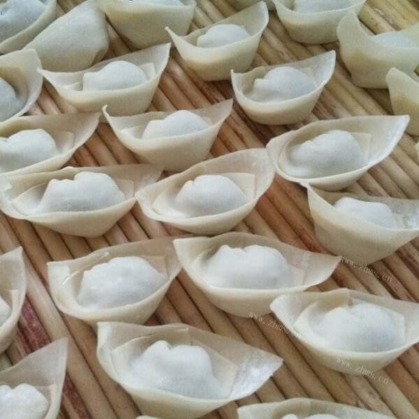 美味芹菜木耳蒸饺