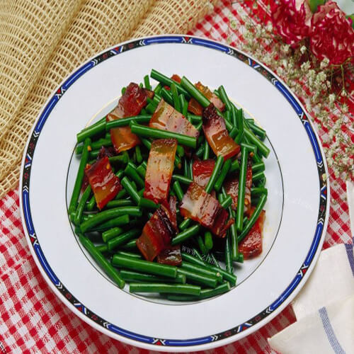 农家腊肉炒蒜苗