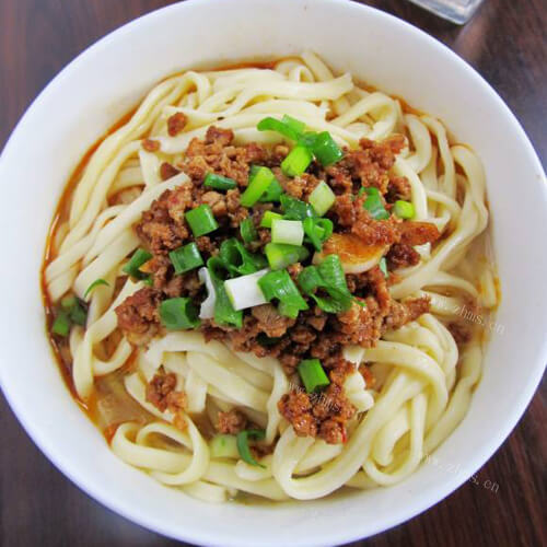 美味猪肉臊子面