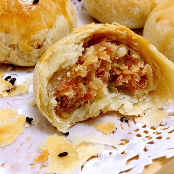 美味金丝椰黄馅月饼