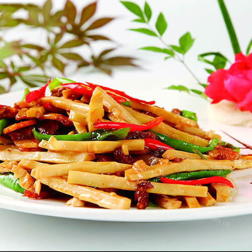 美味的农家笋干炒腊肉
