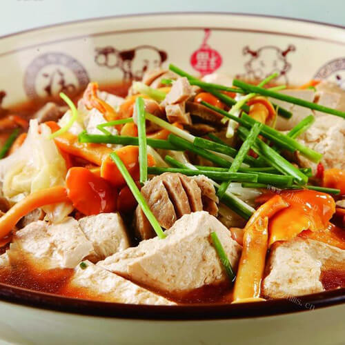 美味的丸子烩豆腐