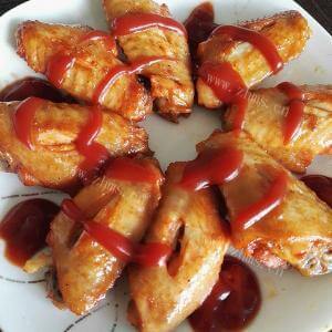 美味的烤番茄鸡翅