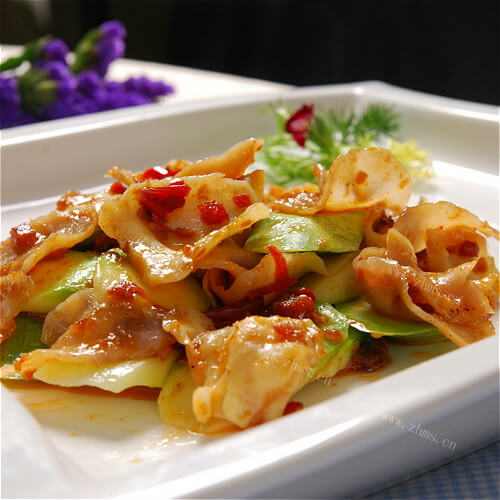 美味的鲍汁螺片生菜