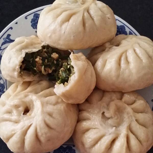 好吃的盐西菜包子