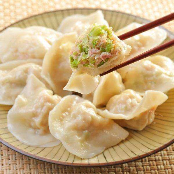 美味的绿豆馅饺子