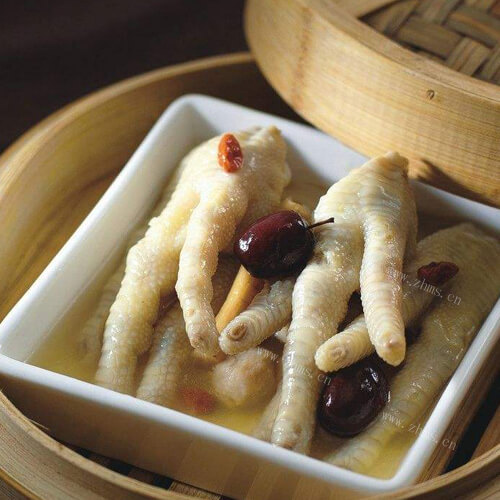 美味的鸡爪花生红枣汤