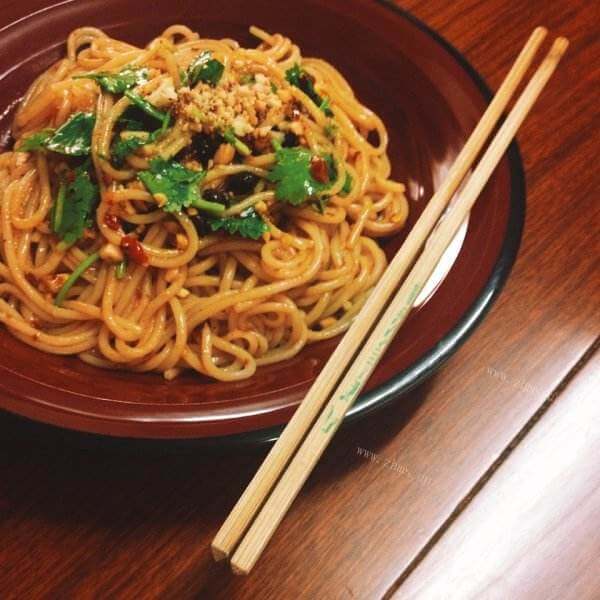 美味的四川担凉面