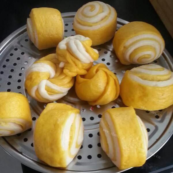 美味的双色南瓜馒头