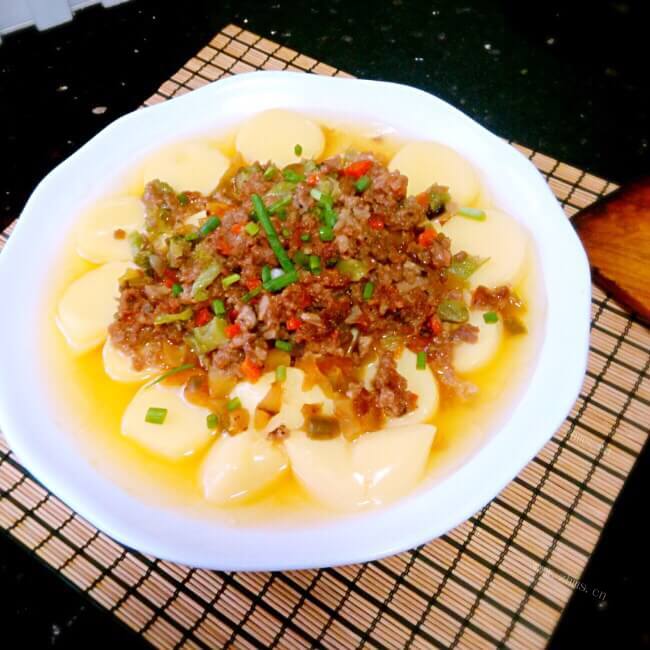 美味的肉末蒸玉子豆腐