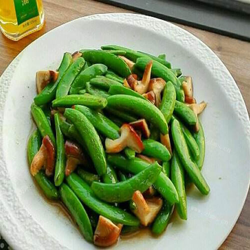可口的炒蒜泥甜豆