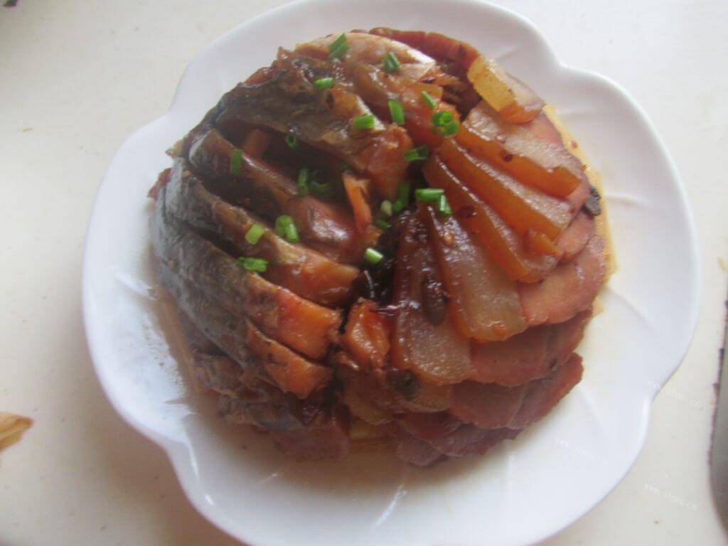 美味铁棍蒸腊肉做法图解12)