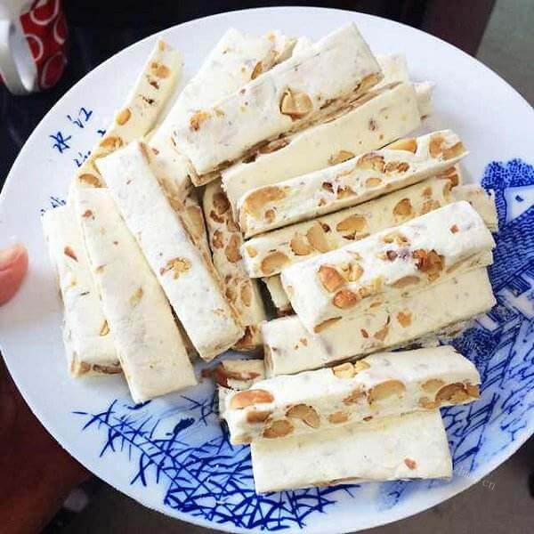 自己做的杏仁花生牛轧糖