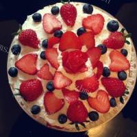 美味的草莓花裸蛋糕