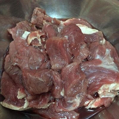 浓香四溢的大肉土豆炖豆角做法图解1)