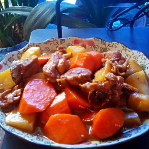 鸡腿炖土豆胡萝卜